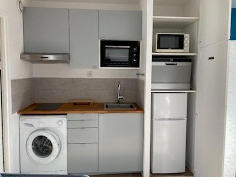 Escapade Au Port Apartment Hyeres Bagian luar foto
